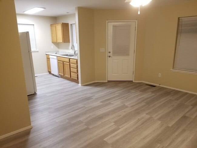 Photo - 1048 Ne Warner Pl