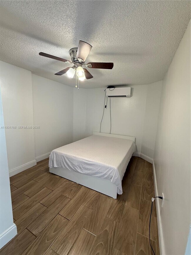 Photo - 2041 NW 35th St Unit B