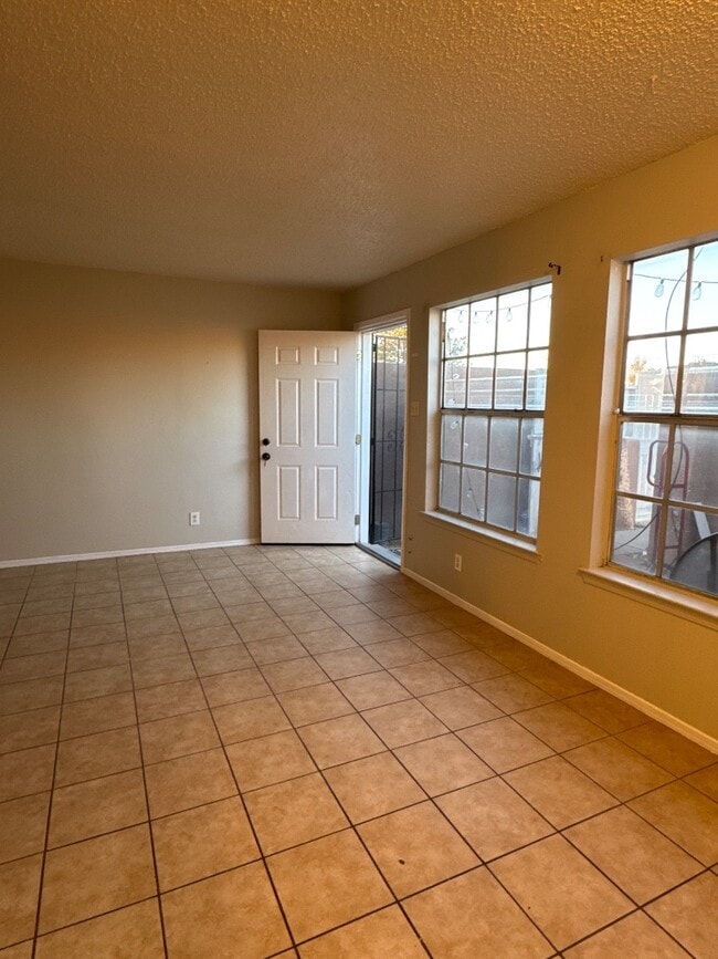 920 San Pedro Dr SE