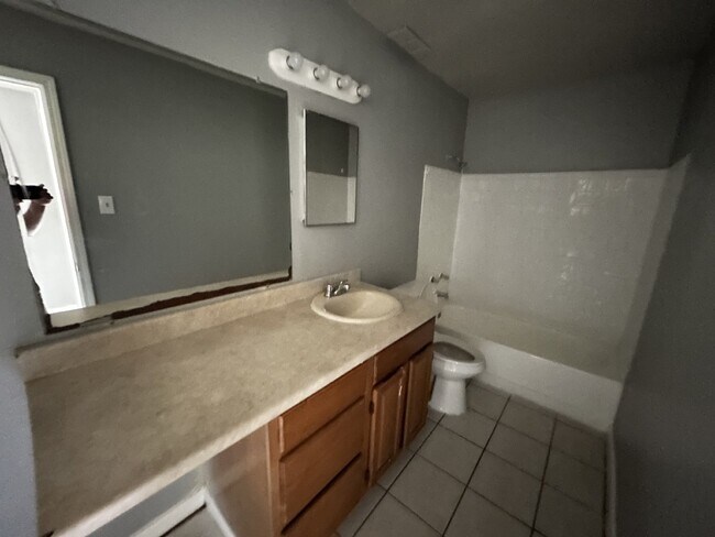 Fouplex unit ready to move in in Castle Hill!
