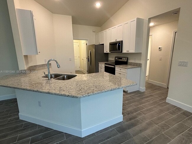 Photo - 2711 20th St SW