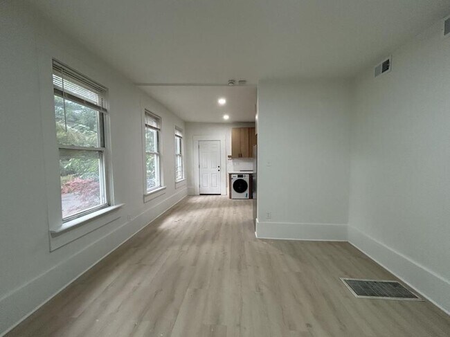 Photo - 2 bedroom in Chicago IL 60647 Unit 1RR