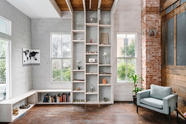 Photo - 215 Beauregard St