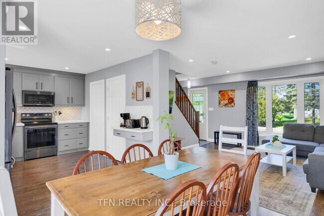 Photo - 4 Pinewood Blvd