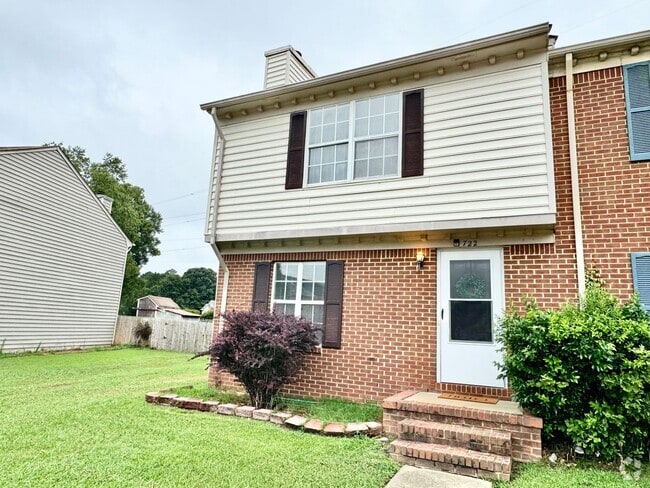 Building Photo - Completely Updated & Ready NOW! New Floori... Rental