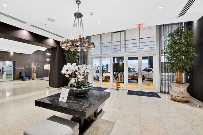 Photo - 60 SW 13th St