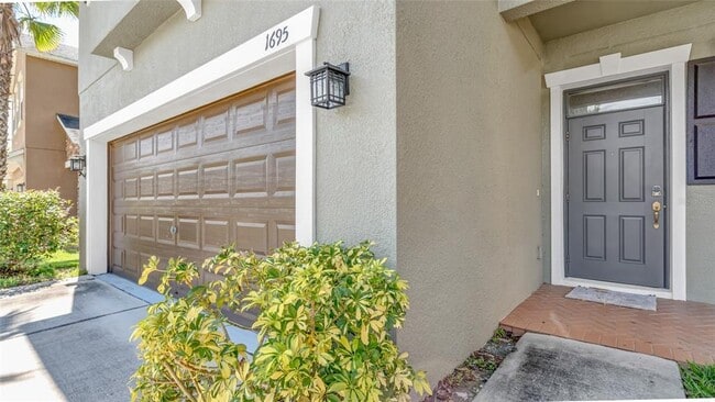 Photo - 1695 Ludington Ave