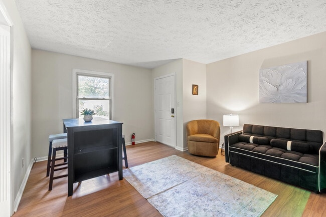 Photo - 104 Pleasantview St