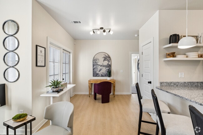 1BR, 1BA - 750SF - Living Room