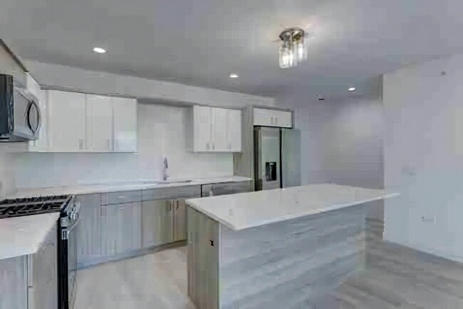 Photo - 8110 Lincoln Ave Unidad 4B