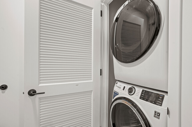 Building Photo - 196 N Aberdeen St