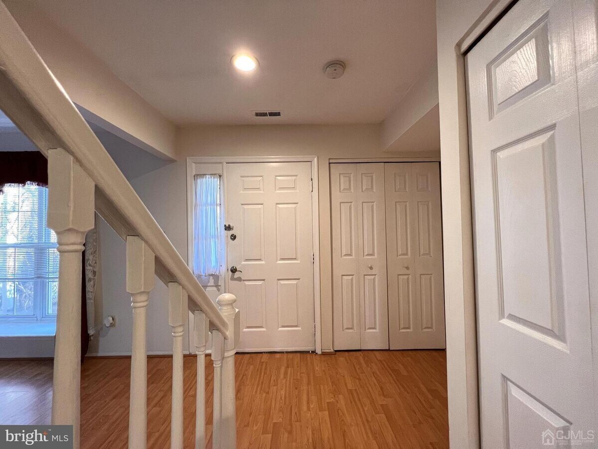 Photo - 4 Pond View Dr