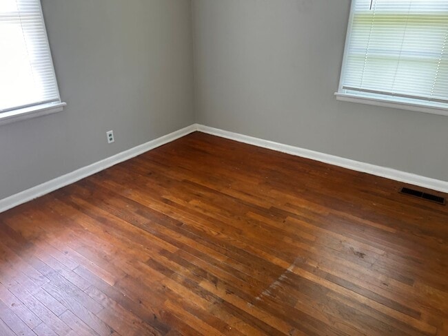 Photo - 2702 Garvin Rd NW