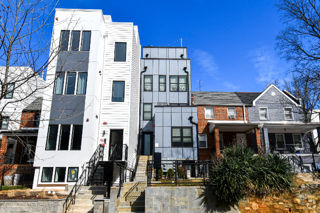 Building Photo - 1632 K St NW Unit 2 Rental