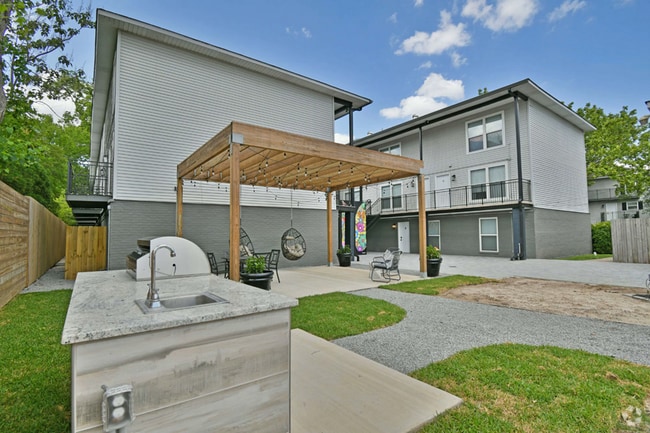 Building Photo - Ingleside Gardens Rental