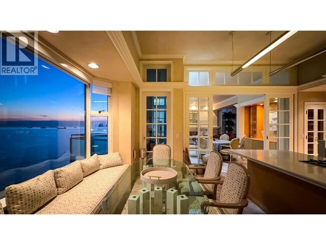 Photo - 1861 Beach Ave Unité 17