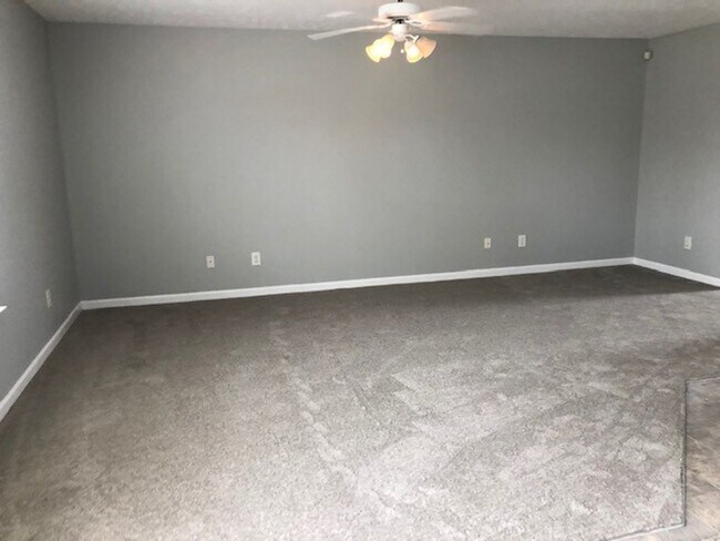 Photo - 105 Antler Ridge Cir