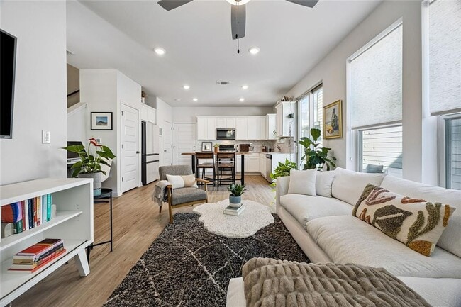 Photo - 7605 Frida Bend