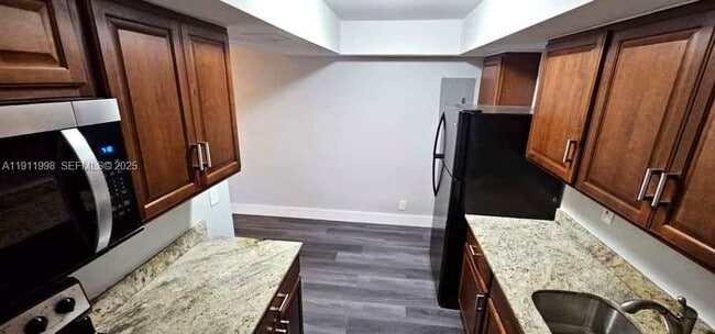 Photo - 161 NW 40th St Unit 2