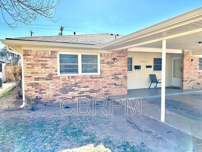 Photo - 3221 33rd St