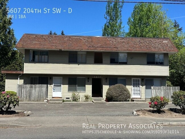 Building Photo - 5607 204th St SW Unit D