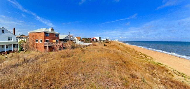 1416 E. Ocean View Avenue