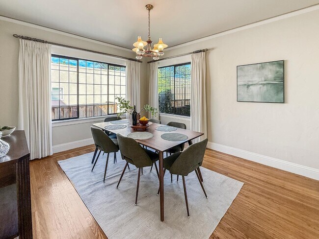 Photo - 2104 Carmelita Ave