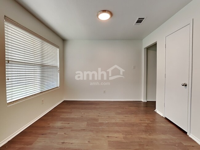 Photo - 1966 Courtside Dr