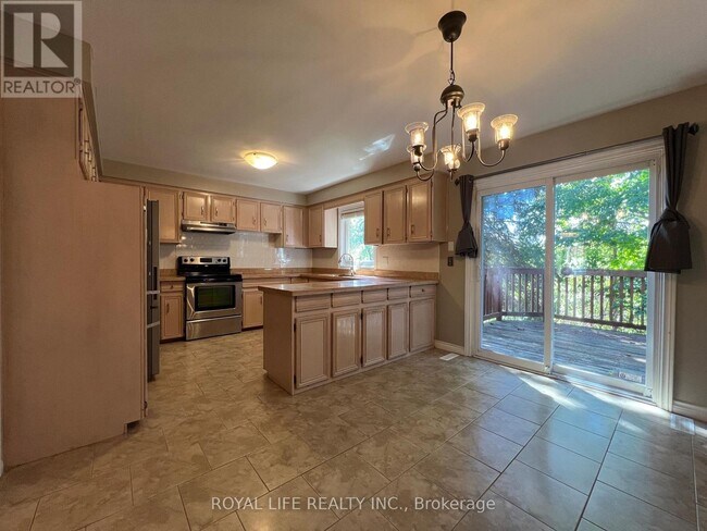 Photo - 10 Saddletree Dr