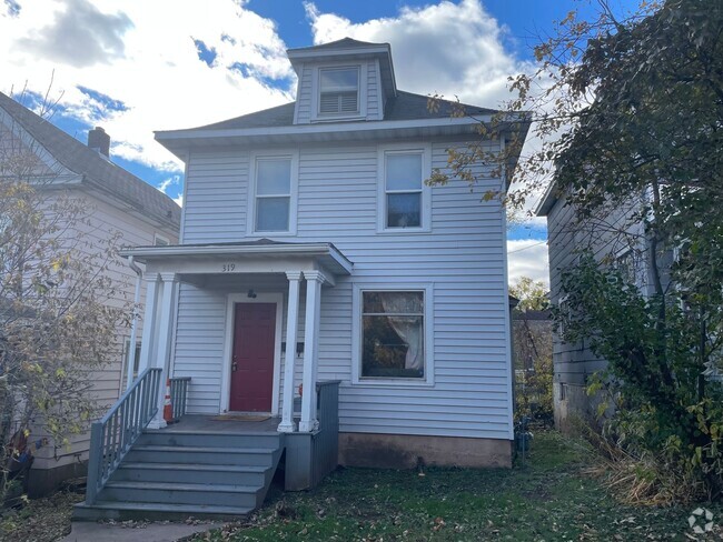 Building Photo - Duluth, MN - 4 bedroom - 2 bathroom - Clos... Rental