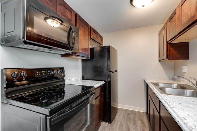 Continental Ct Kitchen