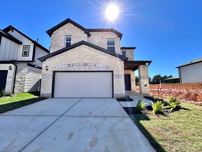 Building Photo - Spacious 4/BR 3/BA Home with Modern Upgrad...