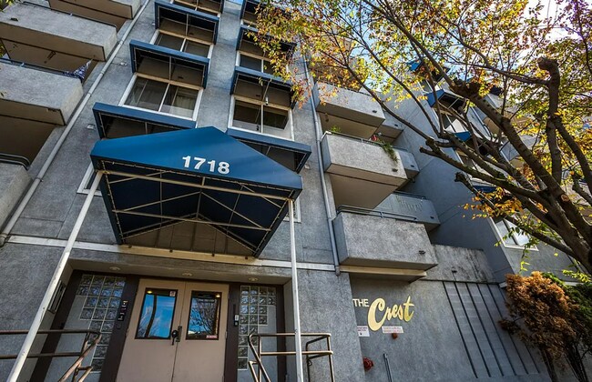 Building Photo - Luminaire Apartments Unit 212