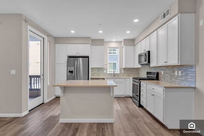 Building Photo - 1452 Nightshade Rd Unit 21 Rental