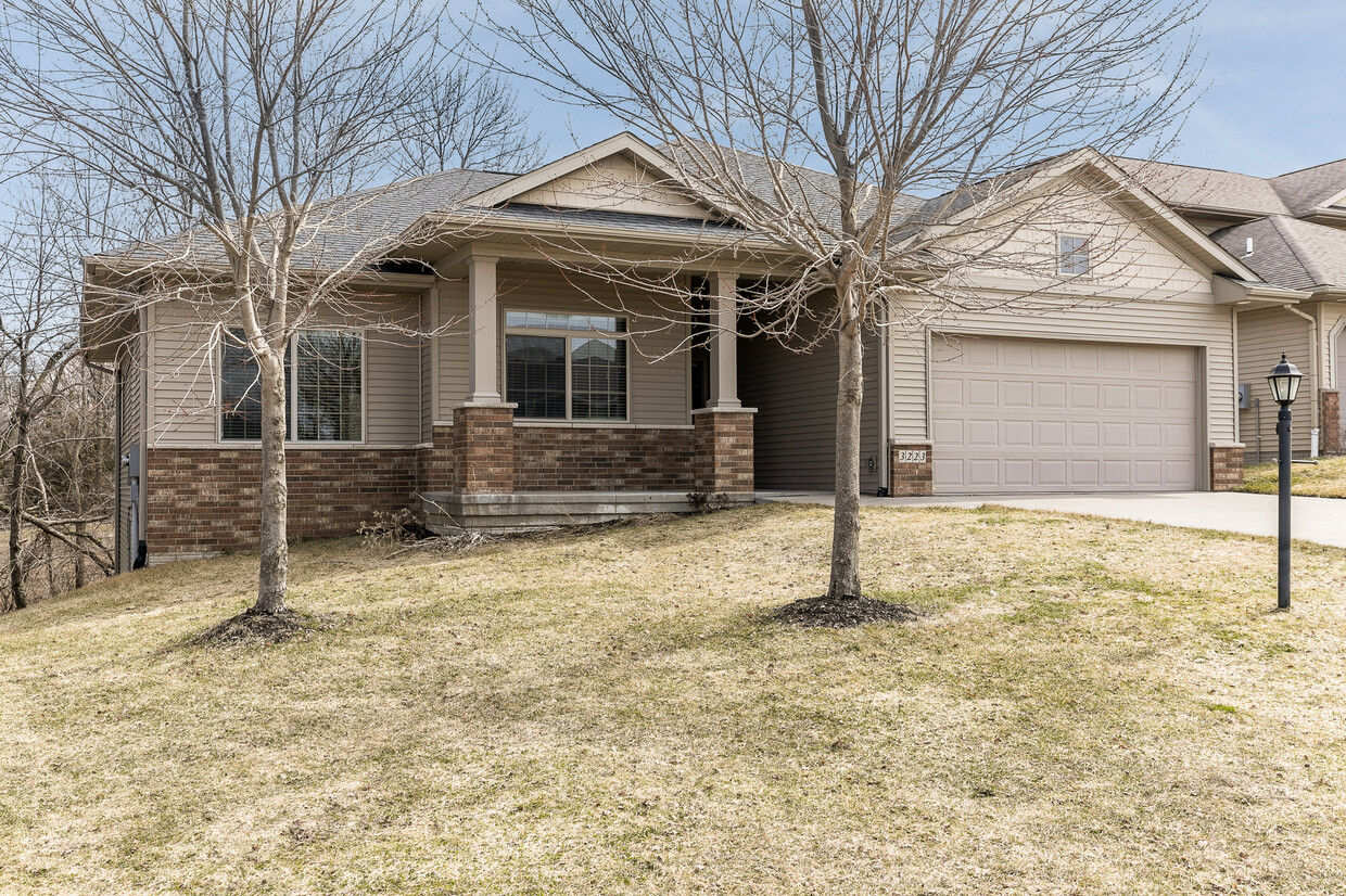 Photo - 3223 Kelsey Ln (Coralville, IA)