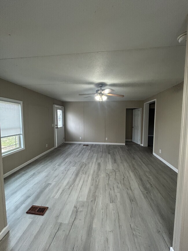 Photo - 200 Zackary St