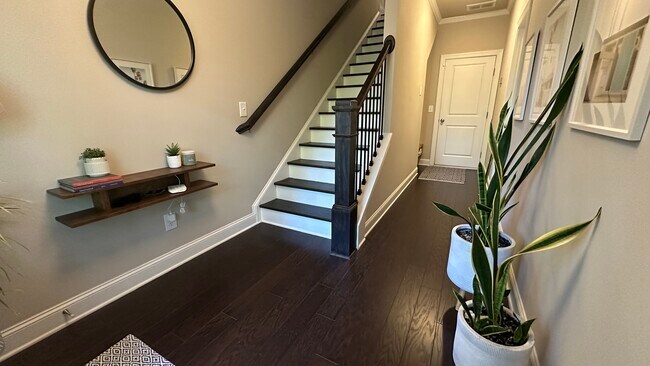 Photo - 1070 Aster Rd