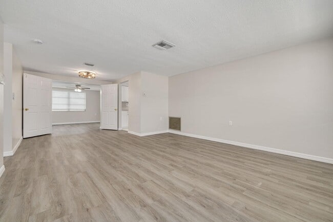 Photo - 5135 Cardiff Dr
