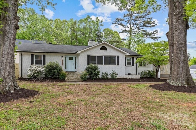 Building Photo - 1601 Gambia St Rental