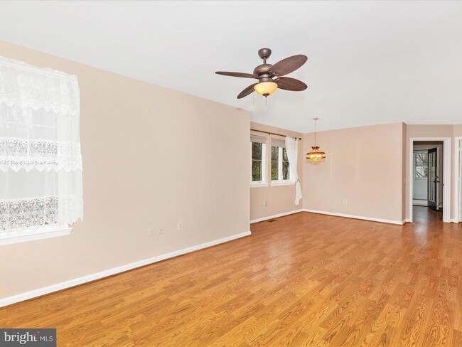 Photo - 606 Merridale Blvd