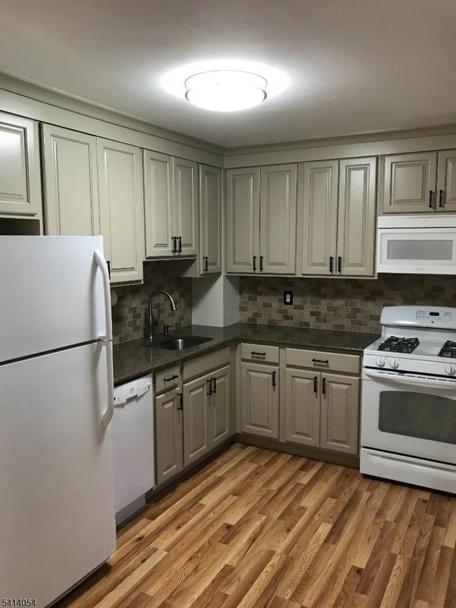 Photo - 819 Cricket Ln