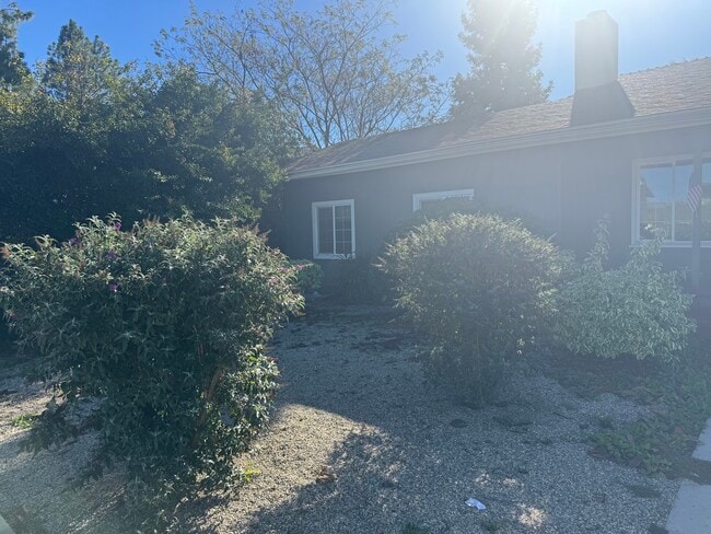 Photo - 22222 Vanowen St