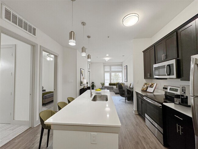 Photo - 306 McGowen St Unit 14