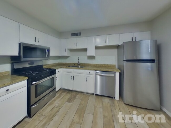 Photo - 826 W Del Rio St