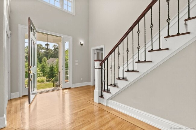 Photo - 14 Magellan Ln