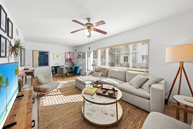 Photo - 1120 Venetian Way Unit 1D