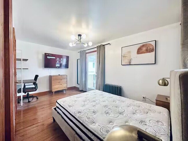 Furnished room/NOT APARTMENT