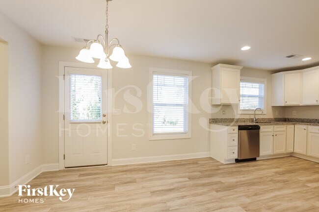 Photo - 6631 Rockwell Blvd W