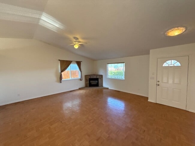 Photo - 1843 Olympic Dr E