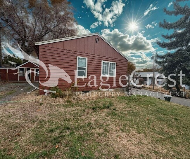 Photo - Spacious 3-Bedroom 2 bathroom Home with Great Mountain Views and Bonus Room!!